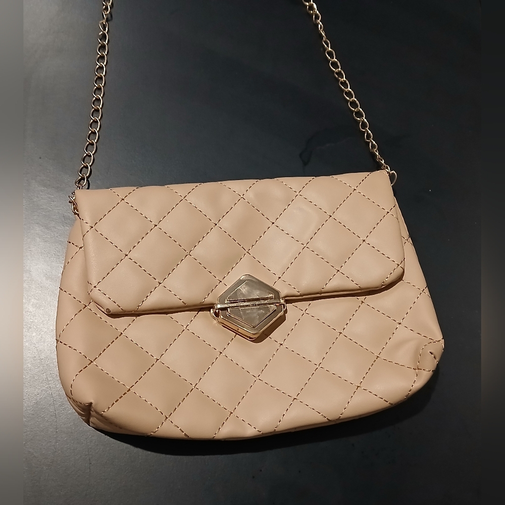 NWOT Tan Lightweight Crossbody Bag With Gold Chain